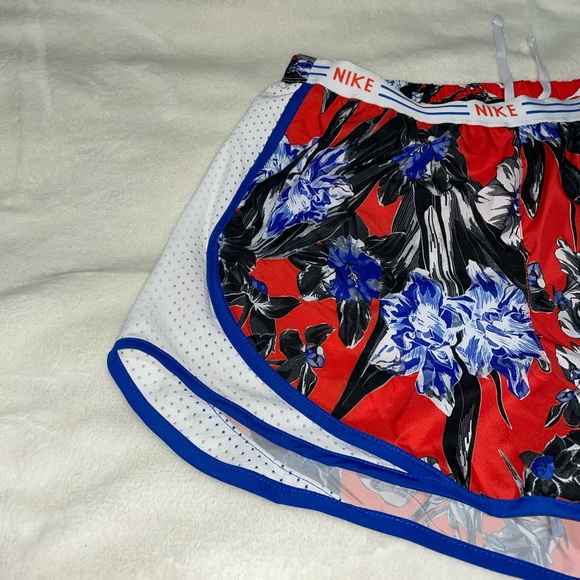 NEW NIKE Blue and Red Running Shorts - Picture 3 of 6